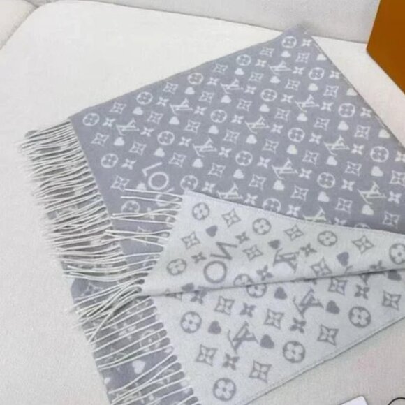Louis Vuitton Monogram Cashmere Scarf – Grey & White